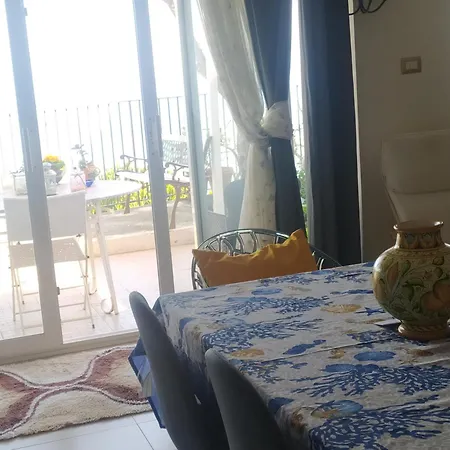Blue Sky House Bed & Breakfast 3*