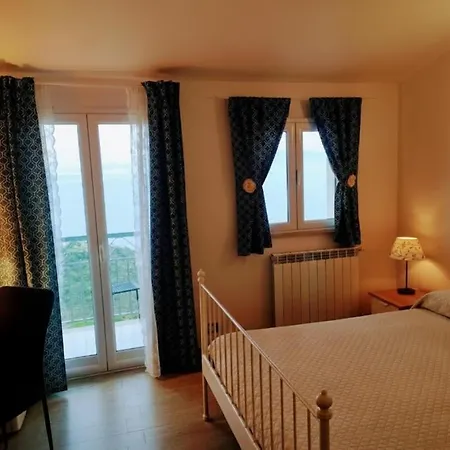 Blue Sky House 4*